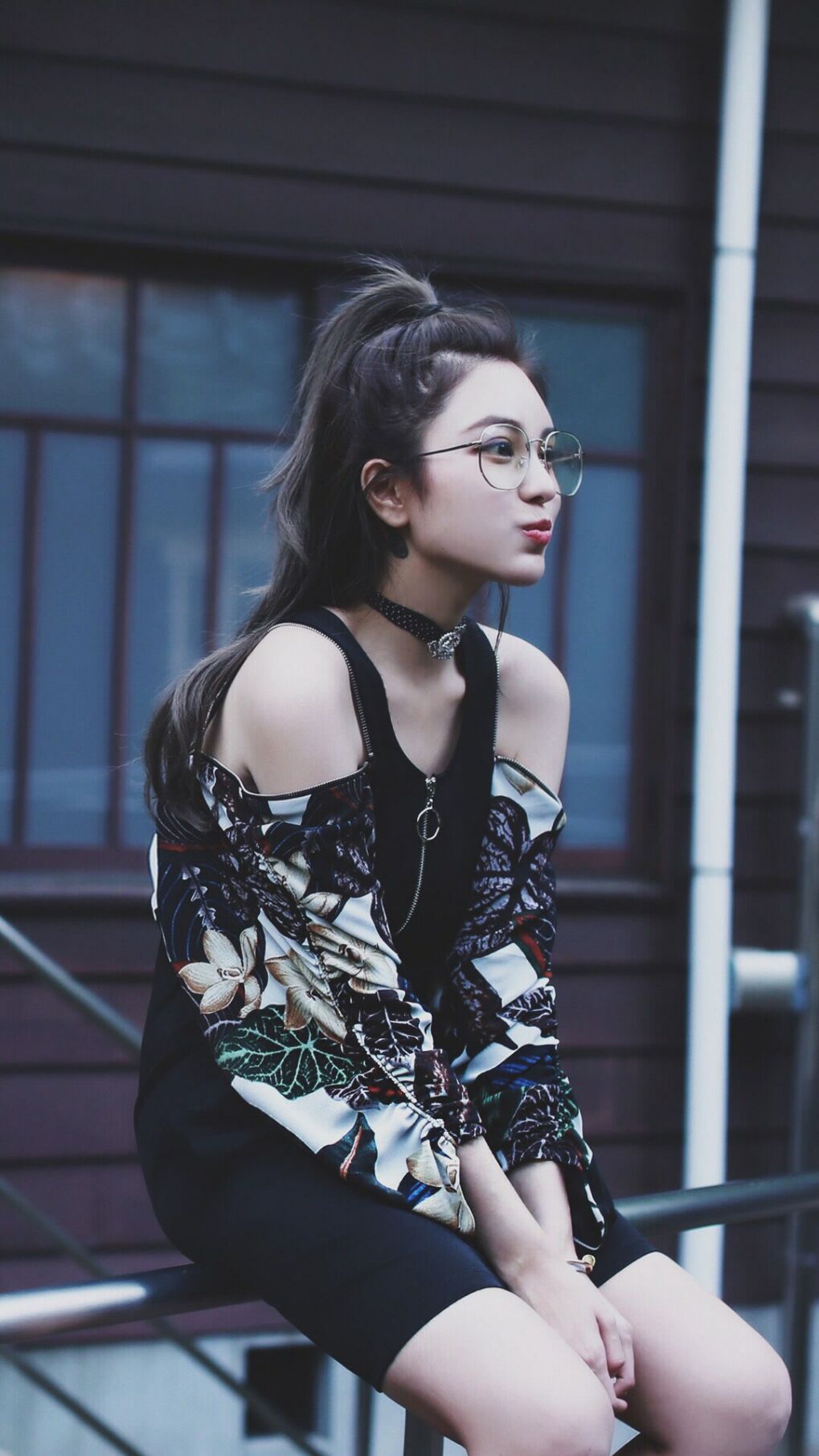 城市挑战极限跑，夜色之中尽情释放热情，城市极限跑酷游戏