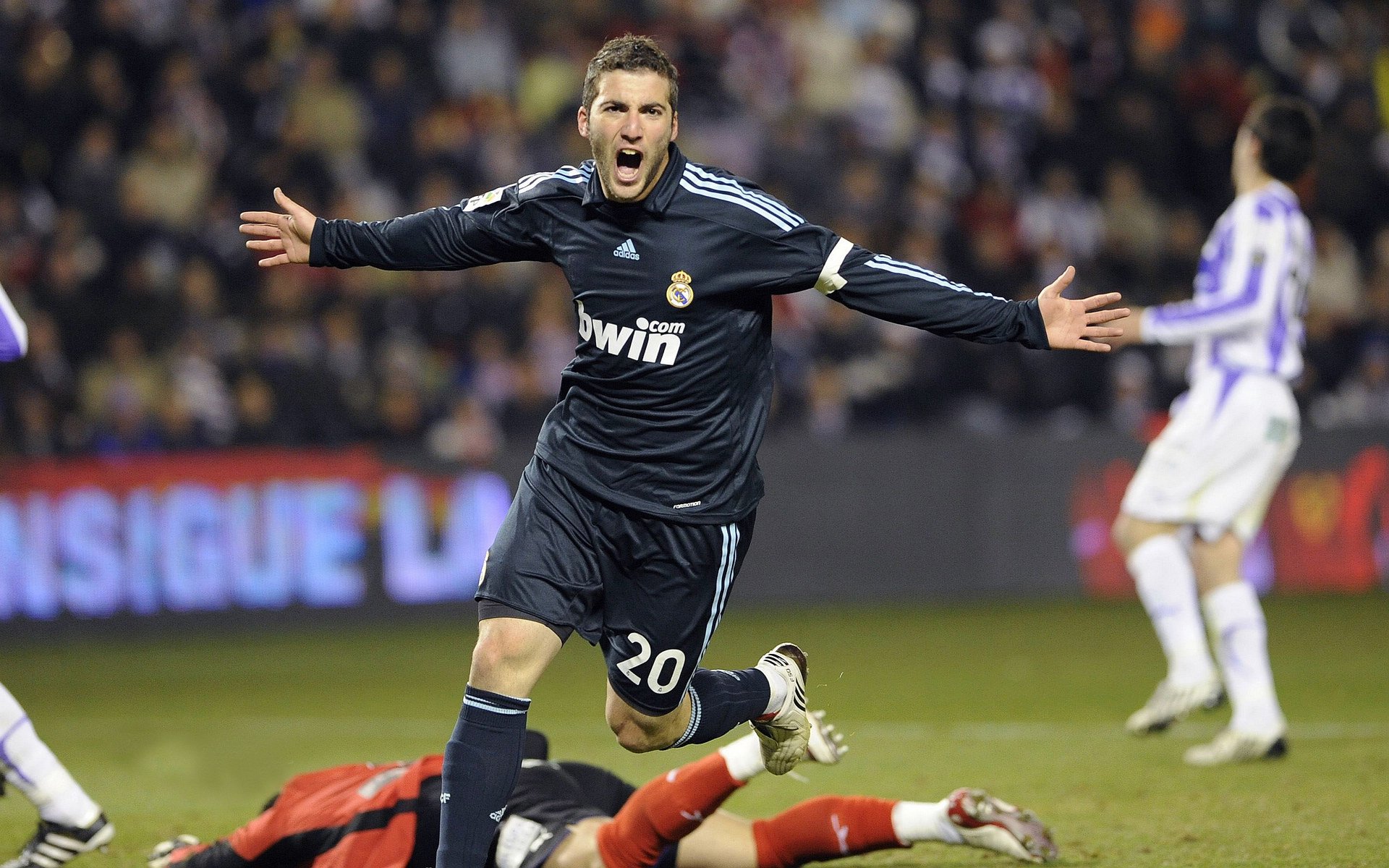 勒沃库森传控节奏把握日益成熟,勒沃库森比赛视频聚胜顽球汇